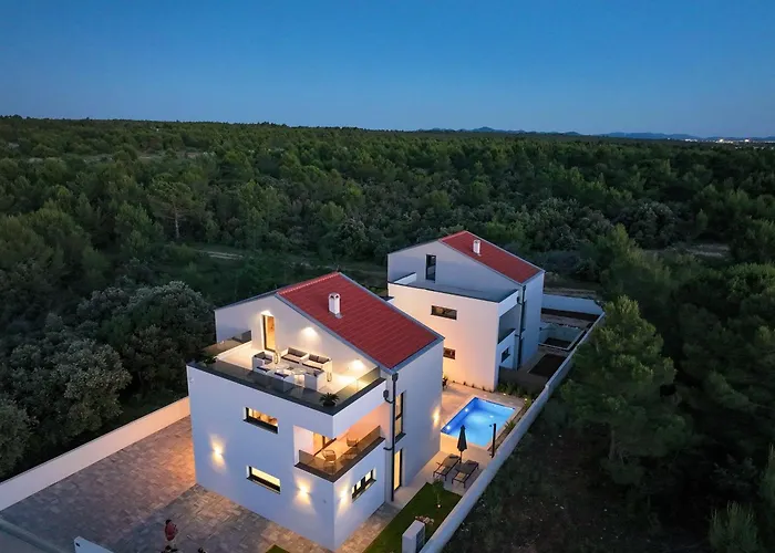 Marie Villa *